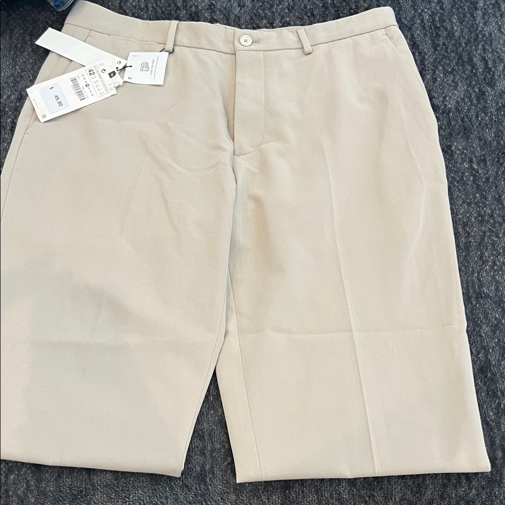 Zara Mens NWT slim fit suit pants 1564/411 size 32 Tall tan in color. Casual